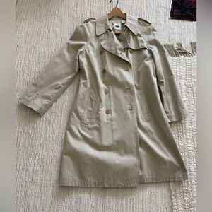DKNY Classic Trench Coat. Size L. Excellent used condition. Epaulettes, belts.